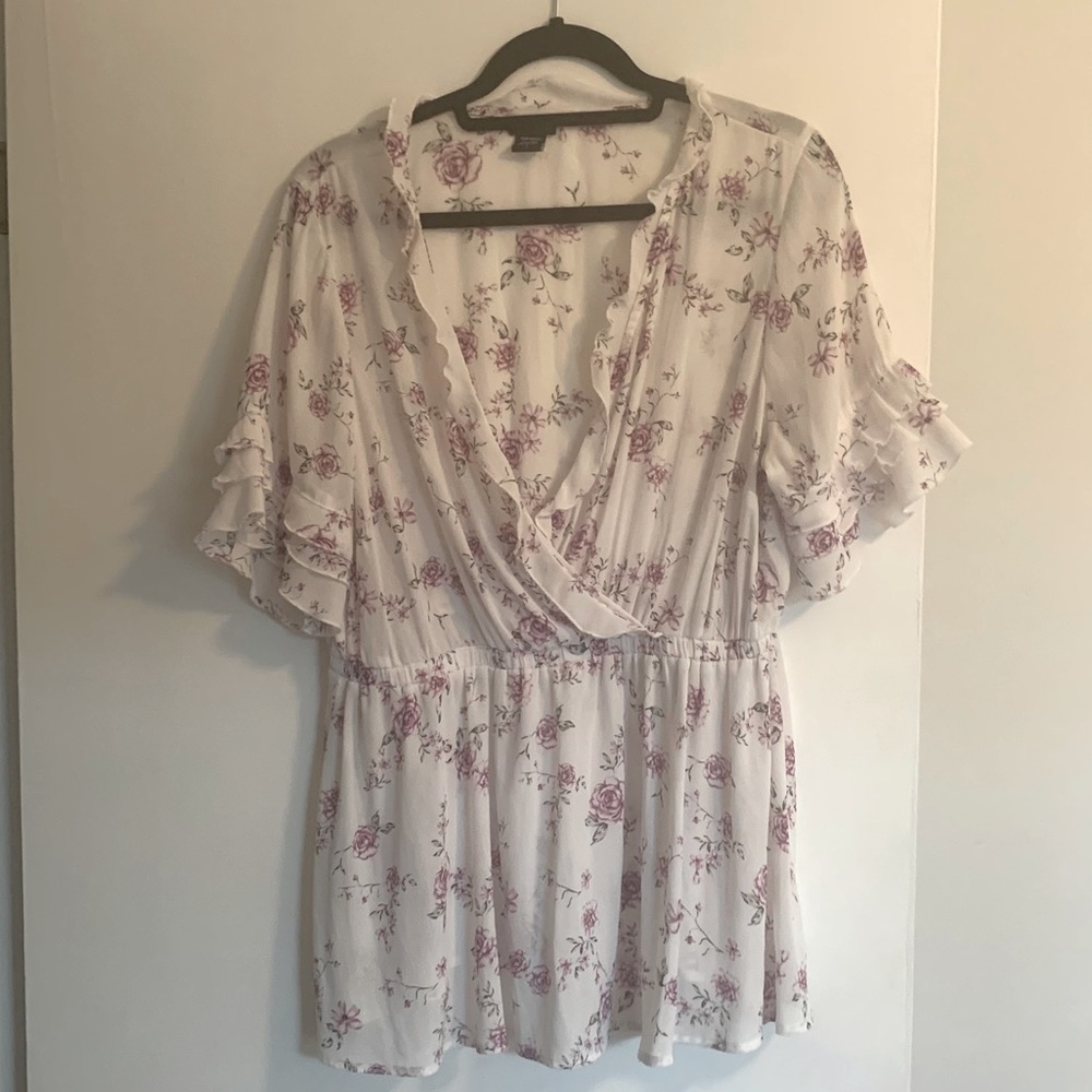 🧊 2 for 30 🧊 Purple flowers Torrid Blouse